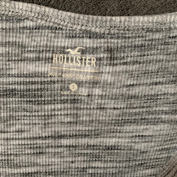 Ribbed Crop Top - Picture 2 of 3